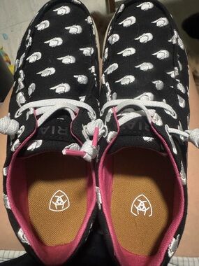 Women’s Black Casual Slip-On Shoes with Pink Trim